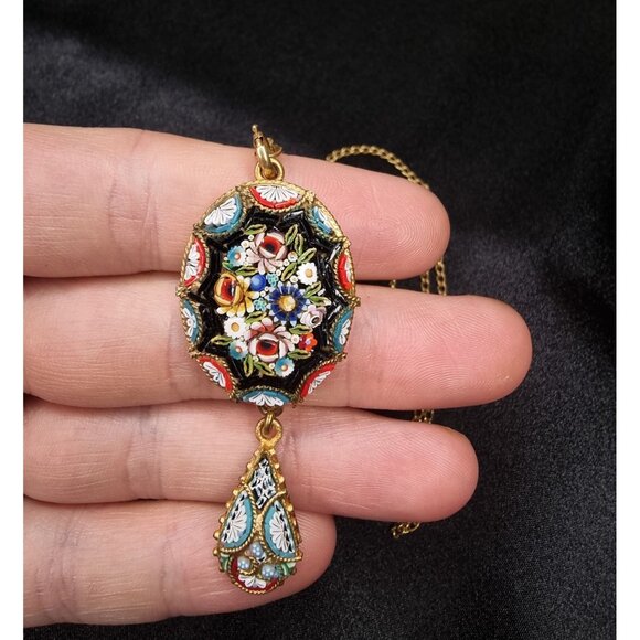 Vintage ItalianSigned 1940s Gold Tone Micromosaic Pendant Necklace - Picture 5 of 6